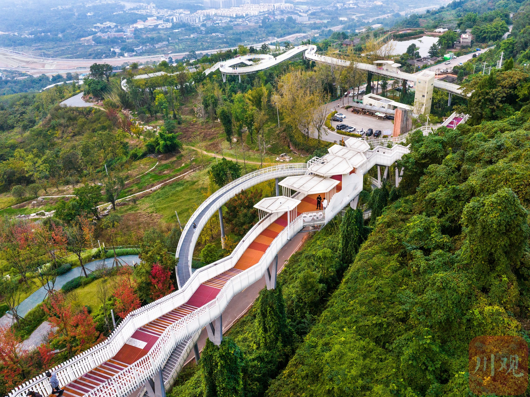 龙泉山高空栈道图片