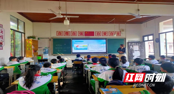 凤凰县文昌阁小学:防溺水安全教育不放假