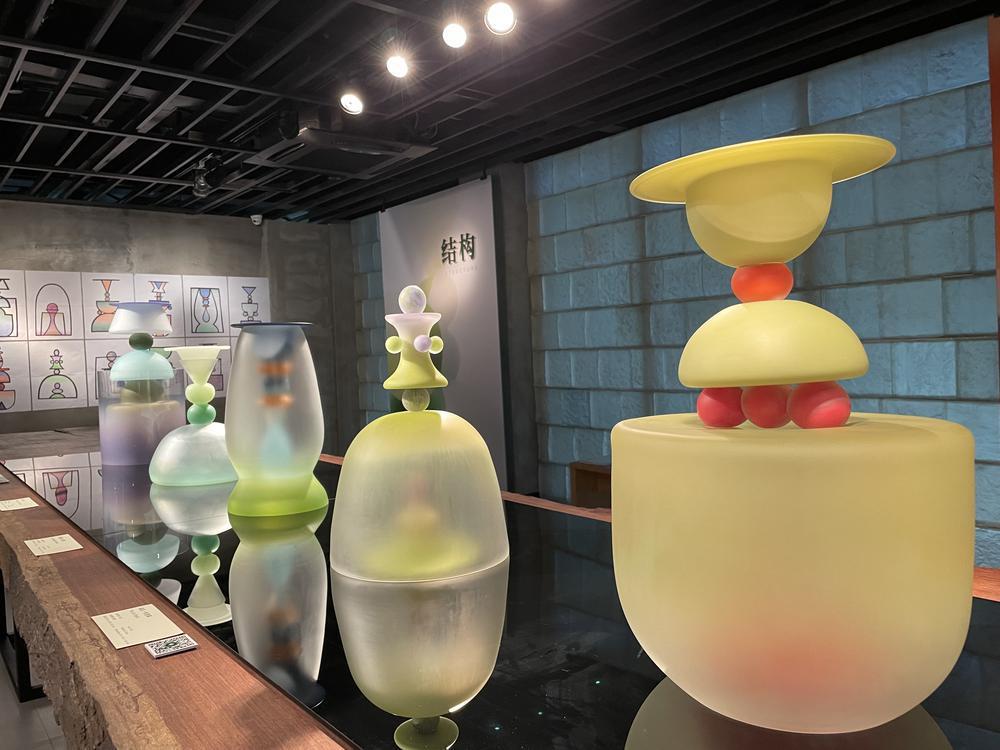 90后艺术家赵瑾雅玻璃艺术展亮相上海琉璃艺术博物馆