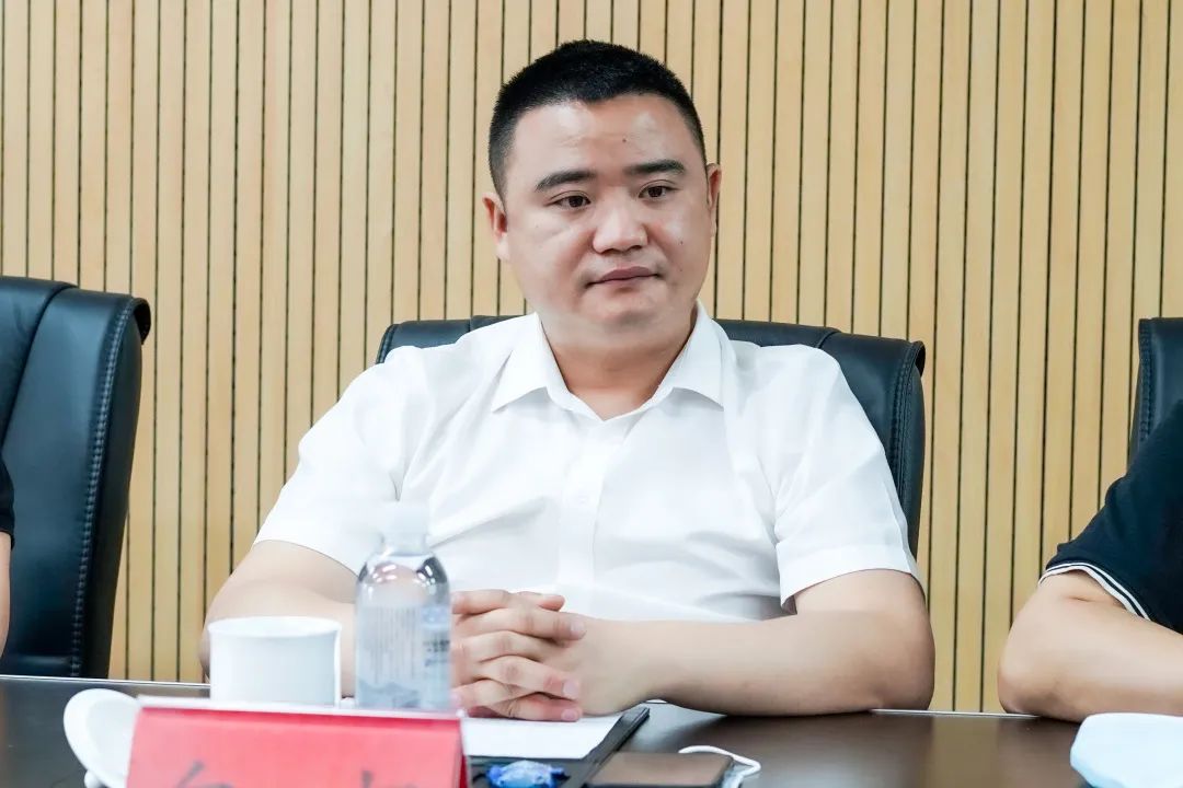 西昌市副市长,成凉工业园区党工委书记曾晓云一行莅临园区参观交流