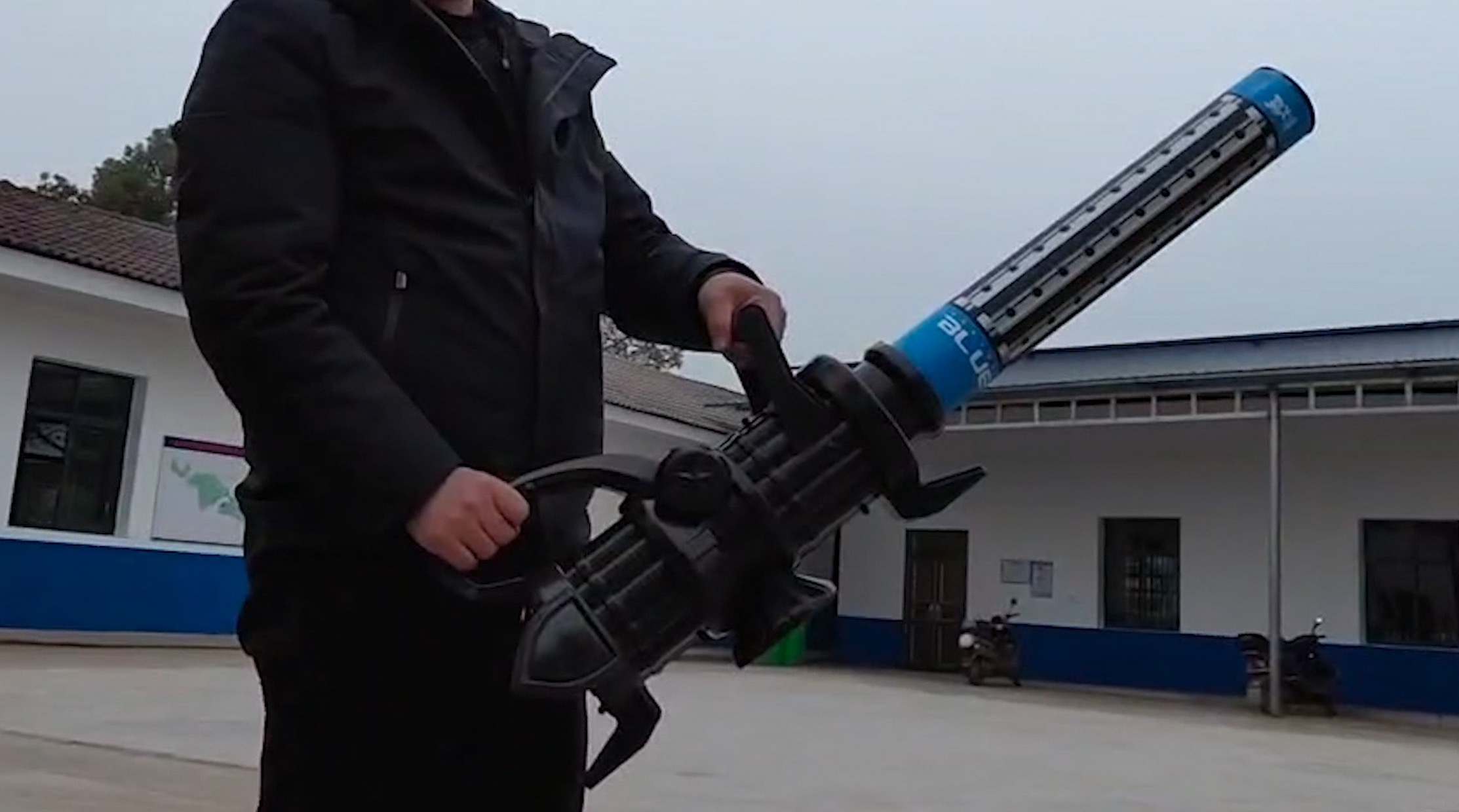 加特林图片 baijiahao.baidu.com