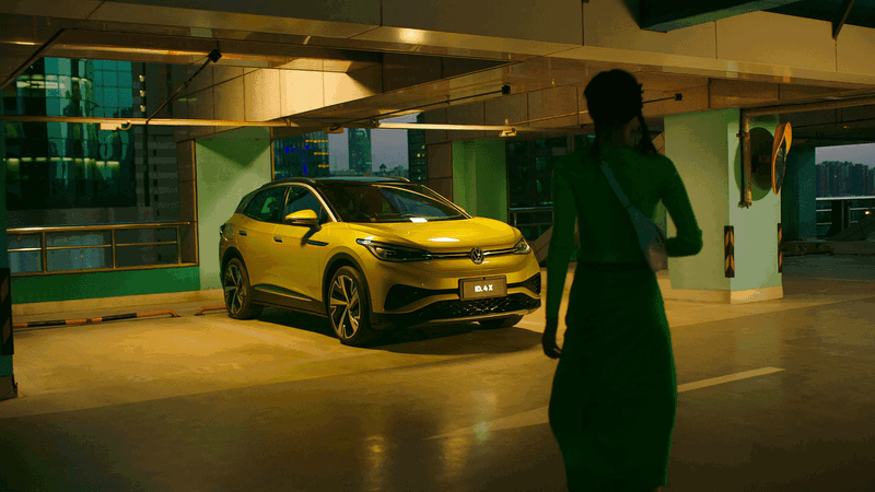 大众ID.ERA 9X直降8万抢客！35.98万Max版成爆款，理想、问界慌不慌？-有驾