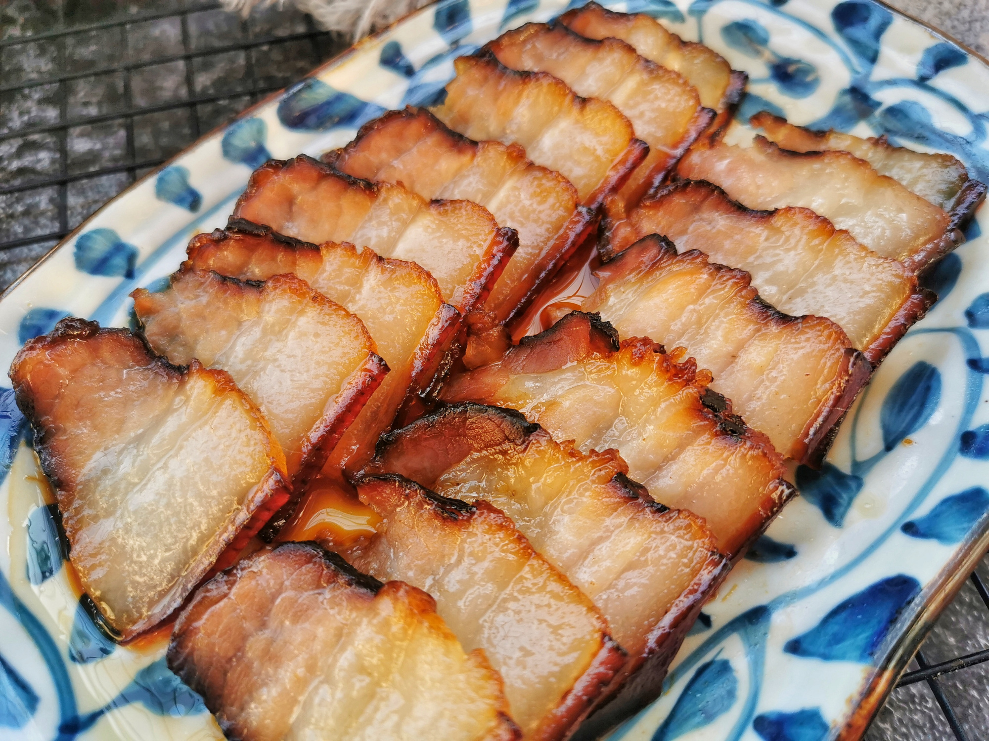 比腊肉好吃的酱油肉,简单两步就完成,无需烟熏,晶莹剔透不油腻