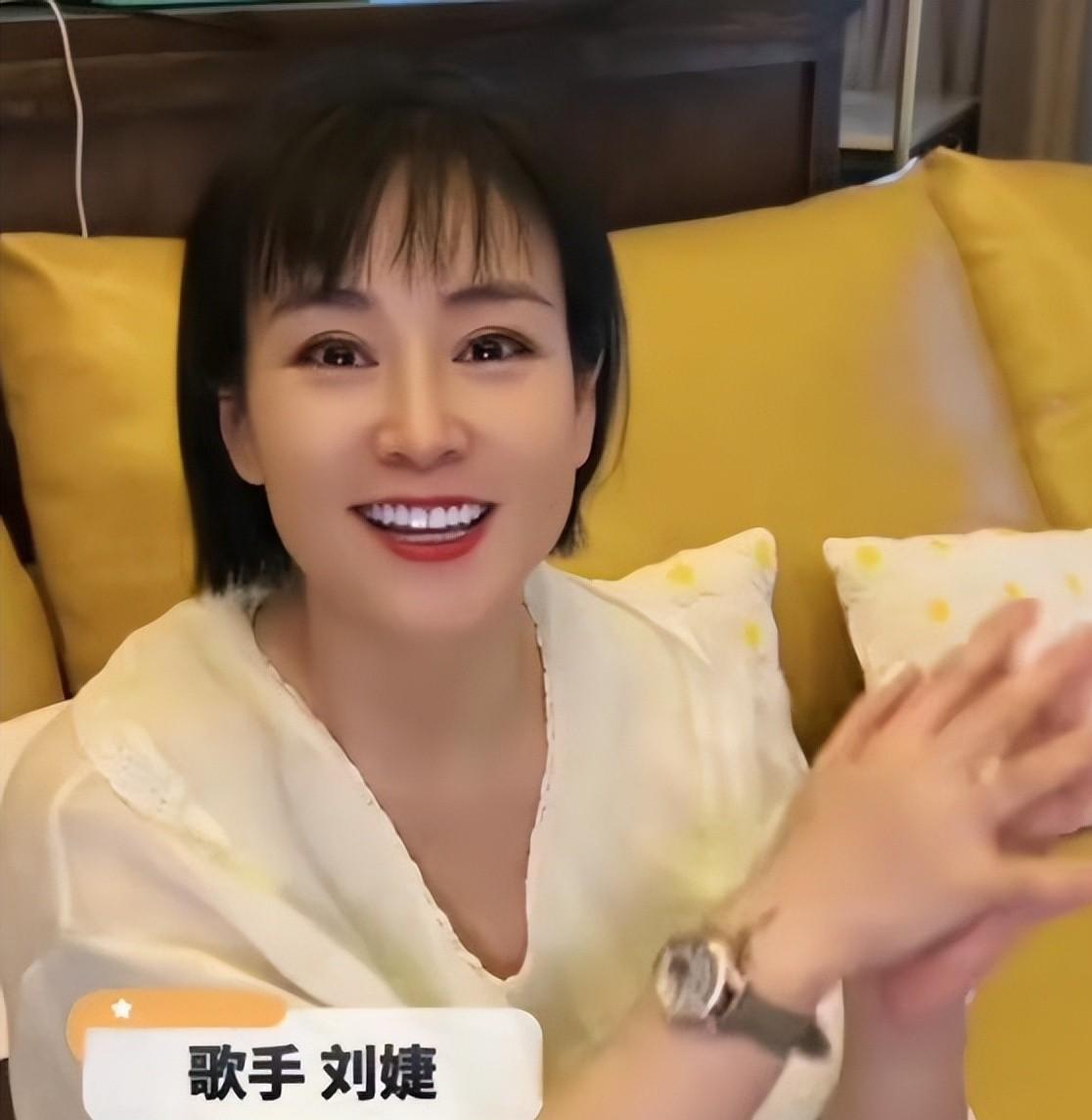 还记得歌手刘婕吗?她曾是松下电器的代言人,如今43岁变成这样了