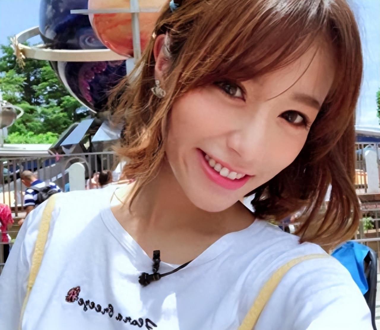 火辣清远美女与歌手男友的甜蜜爱情故事