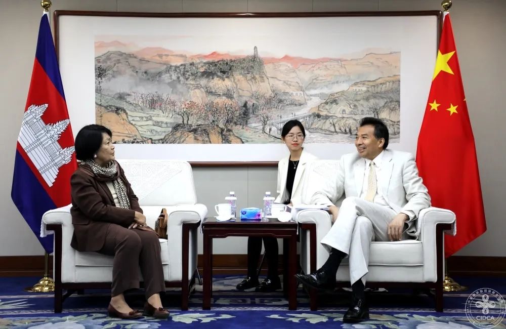 罗照辉署长会见柬埔寨驻华大使凯·西索达