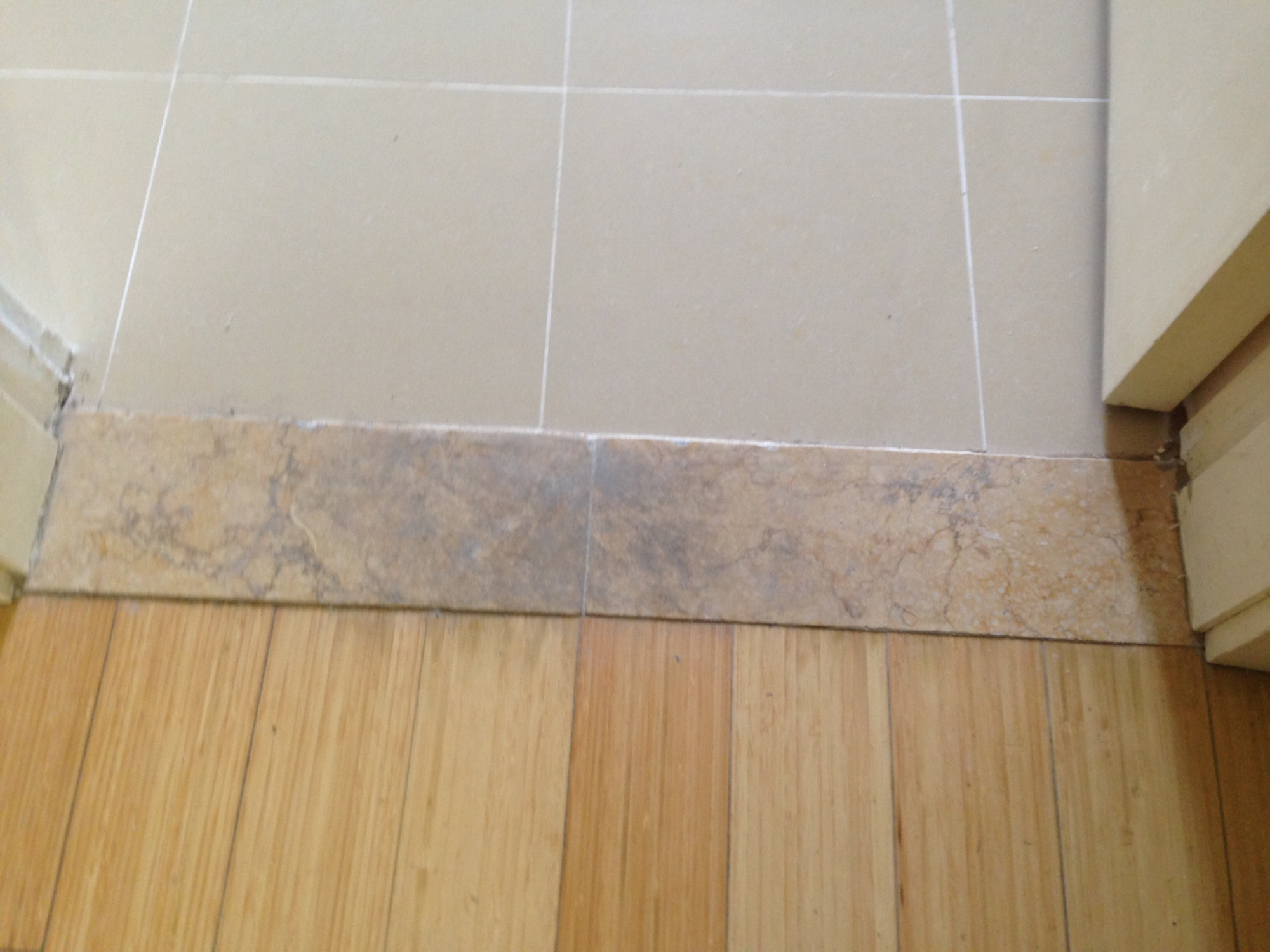 全屋瓷砖通铺不要门槛石,省钱还显大气,连设计师都夸我有远见