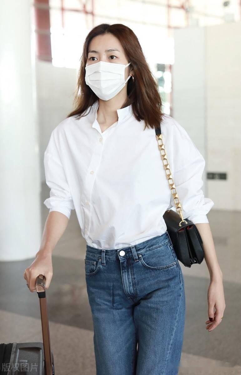 女生白衬衫搭配什么衣服好看