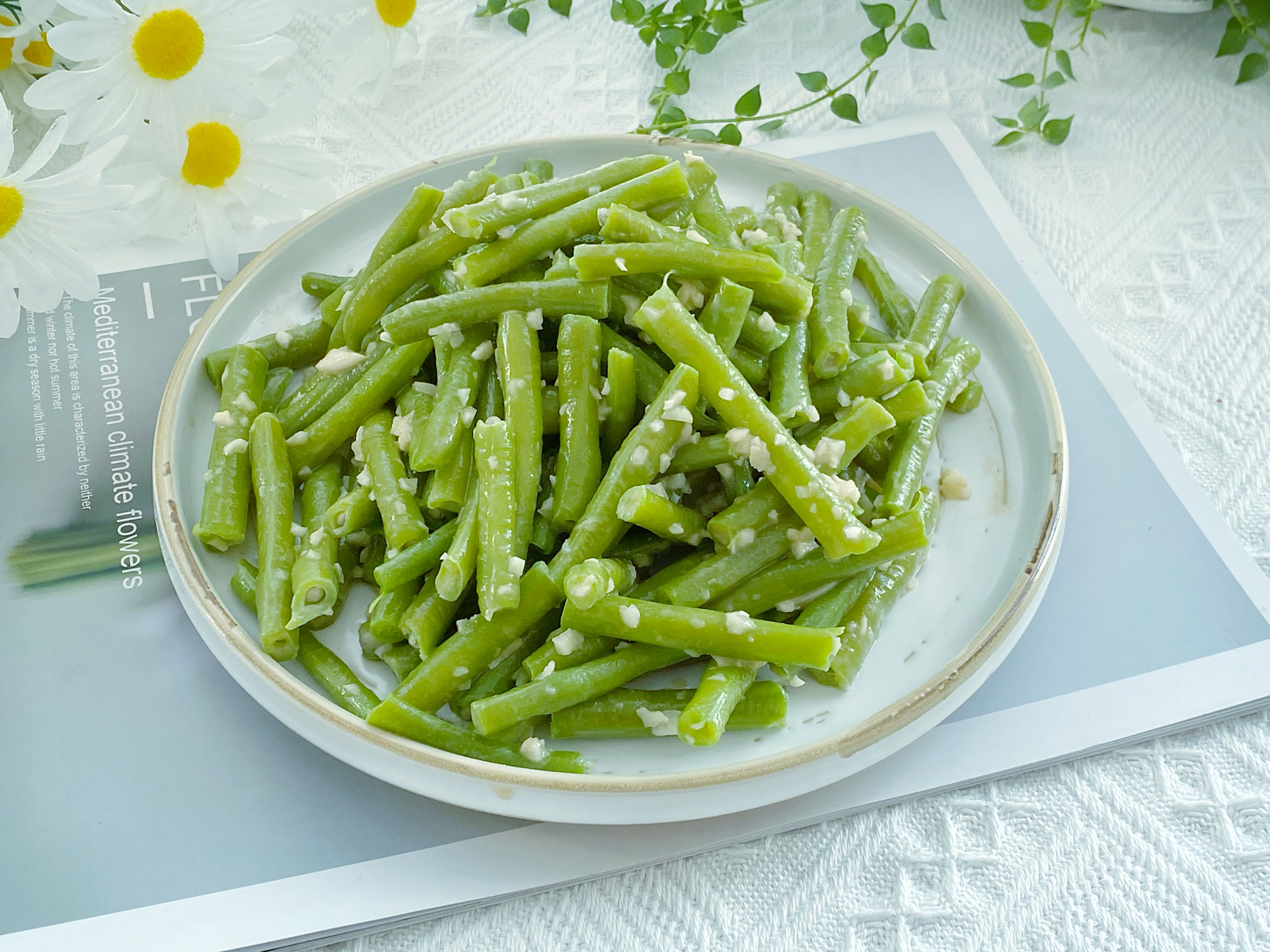 手把手教你凉拌豆角,做法简单又开胃,颜色碧绿口感清脆又爽口