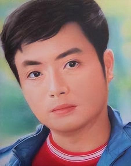 69岁老戏骨毛永明携妻子定居美国!外孙不远万里探望,祖孙似饼印