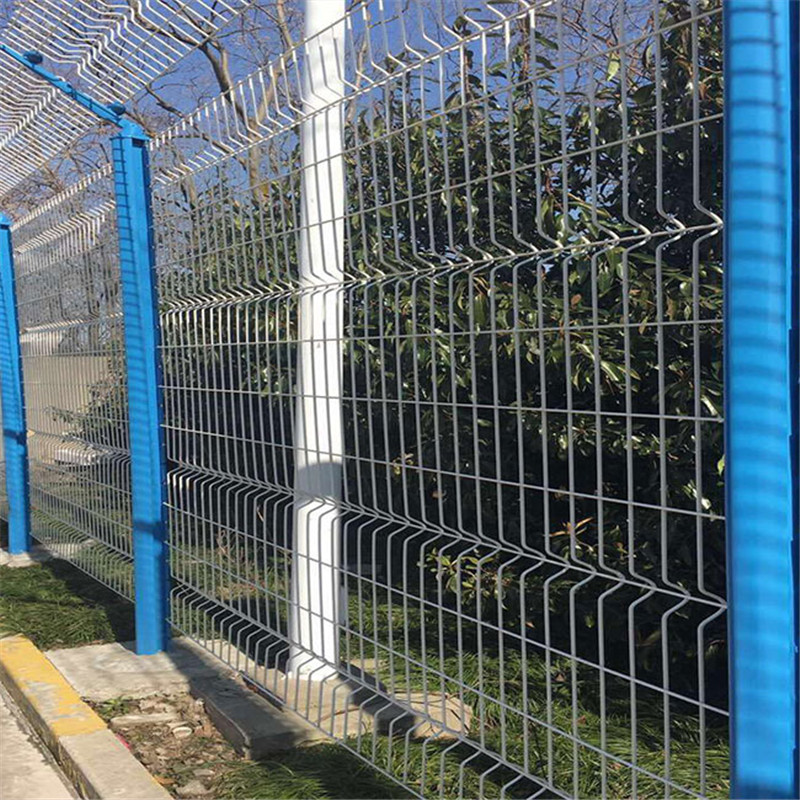 三个方面为您介绍梯形柱护栏网