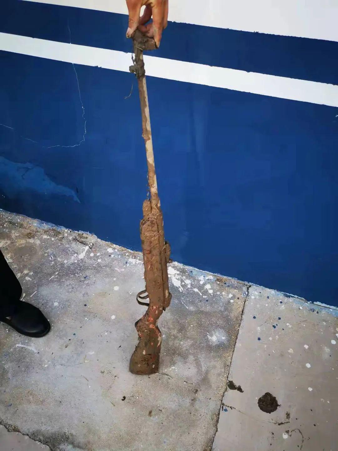 兄弟俩逮鱼撒网网到一支枪……|百日行动