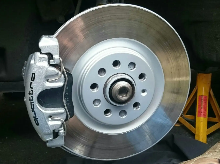 轿车前碟后鼓好,还是前后碟刹好?各自的优缺点是什么?