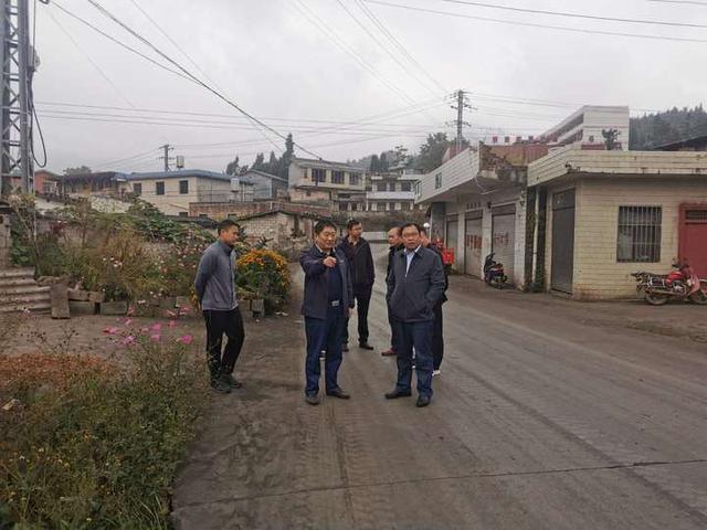 富源:黄波端到后所镇开展巡河和水源地保护工作