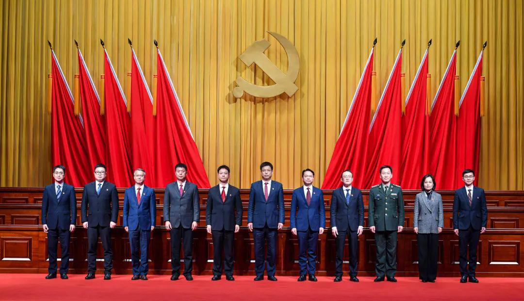 奉化区新一届区委常委会和区委书记,区委副书记选举产生