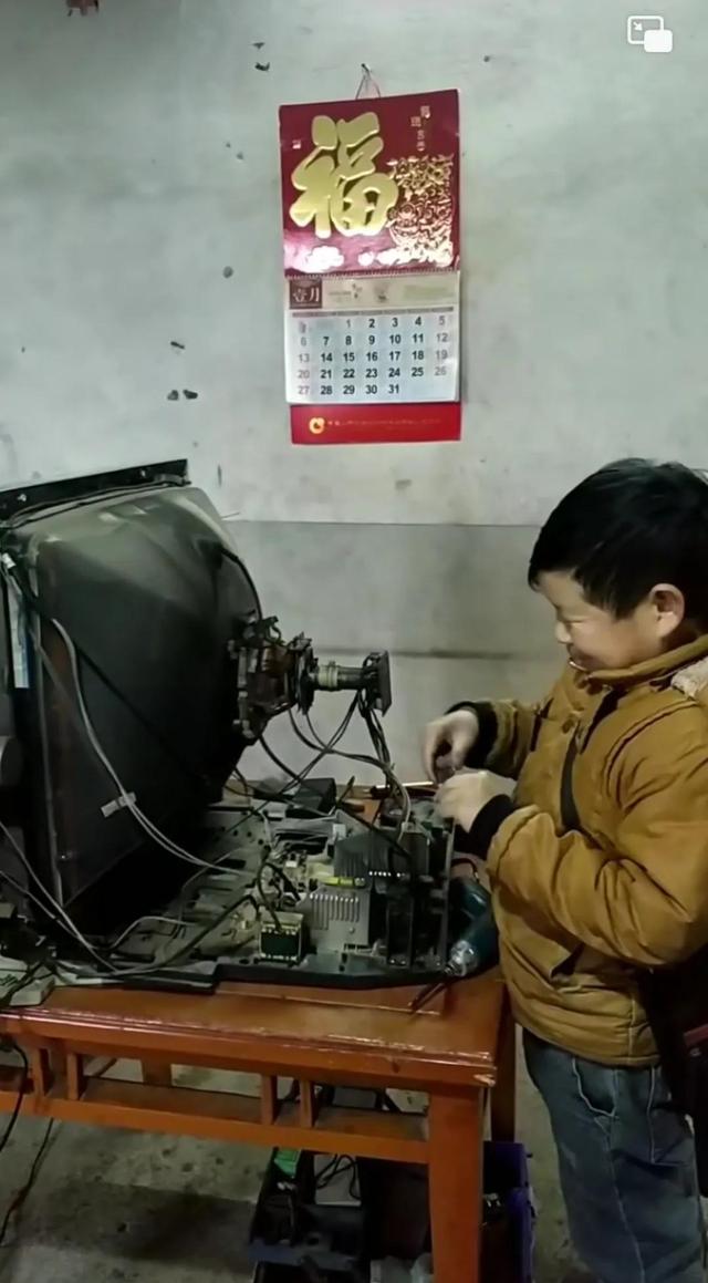 身高1米4的鄂东老男孩,一手烂牌打出了王炸的效果