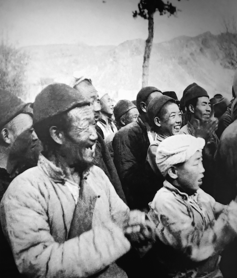 抗战胜利,老百姓脸上露出了多年不见的笑容.