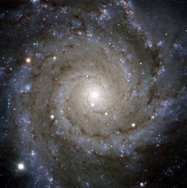 詹姆斯韦伯望远镜拍摄了双鱼座螺旋星系的照片