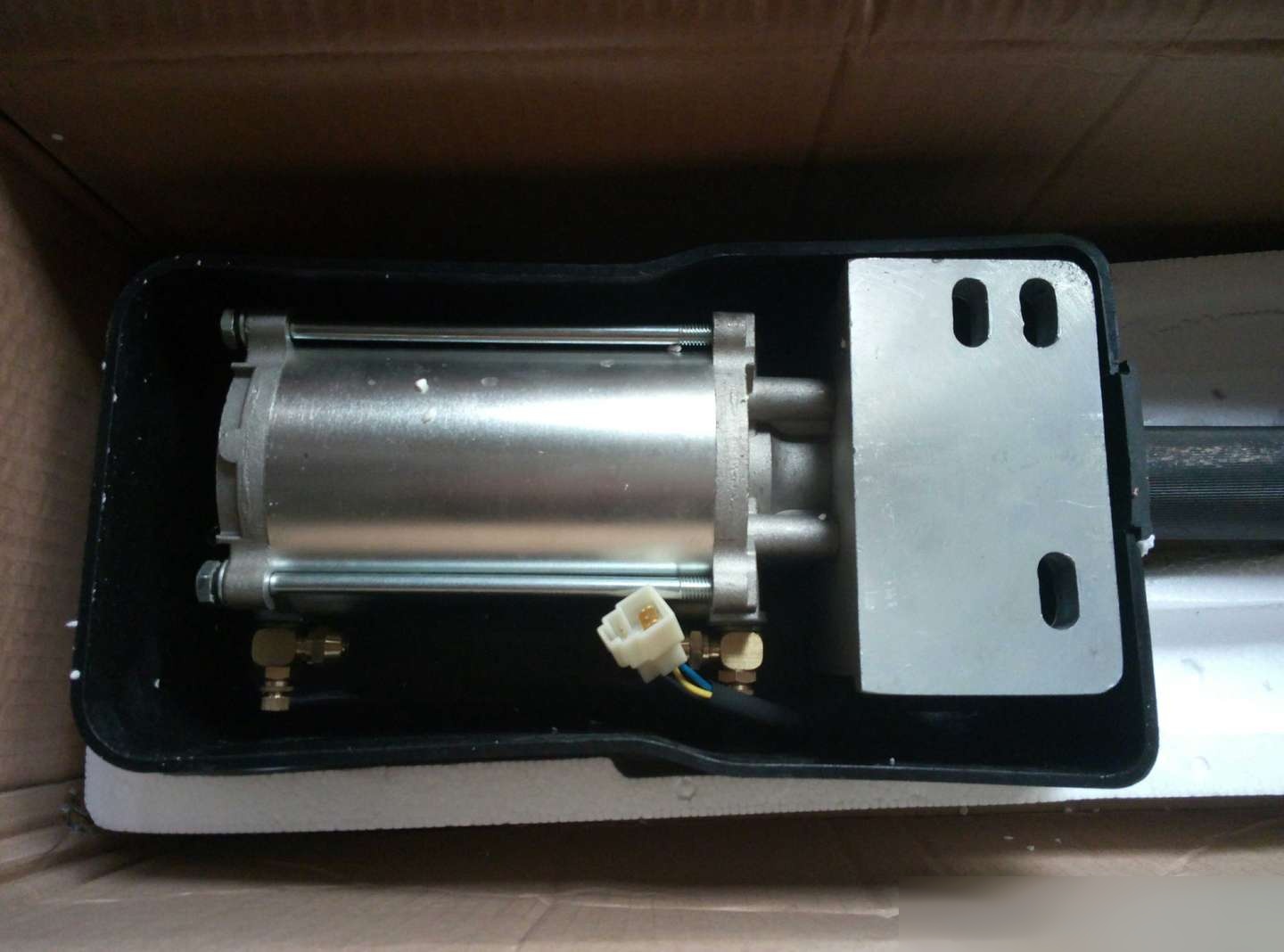 汽车门泵-东风少林楚风中通海格长安校车门泵总成