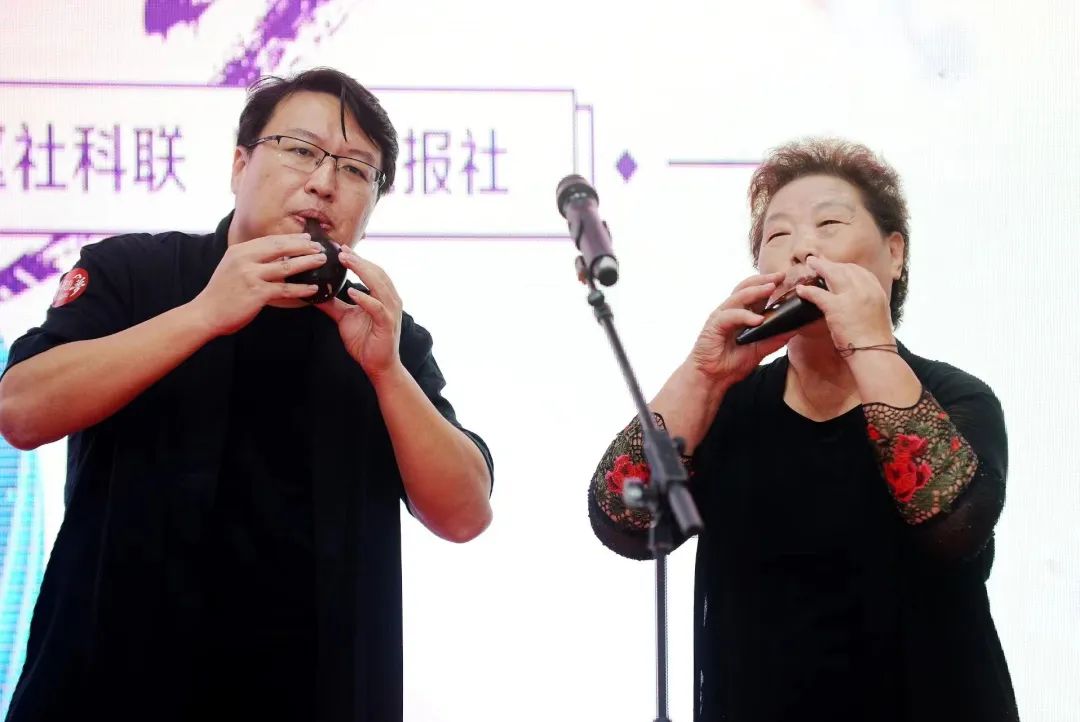 找寻快乐的王奶奶这样的八十岁太酷了