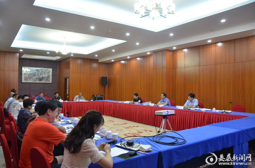 省关工委主任杨泰波来娄底调研关心下一代工作