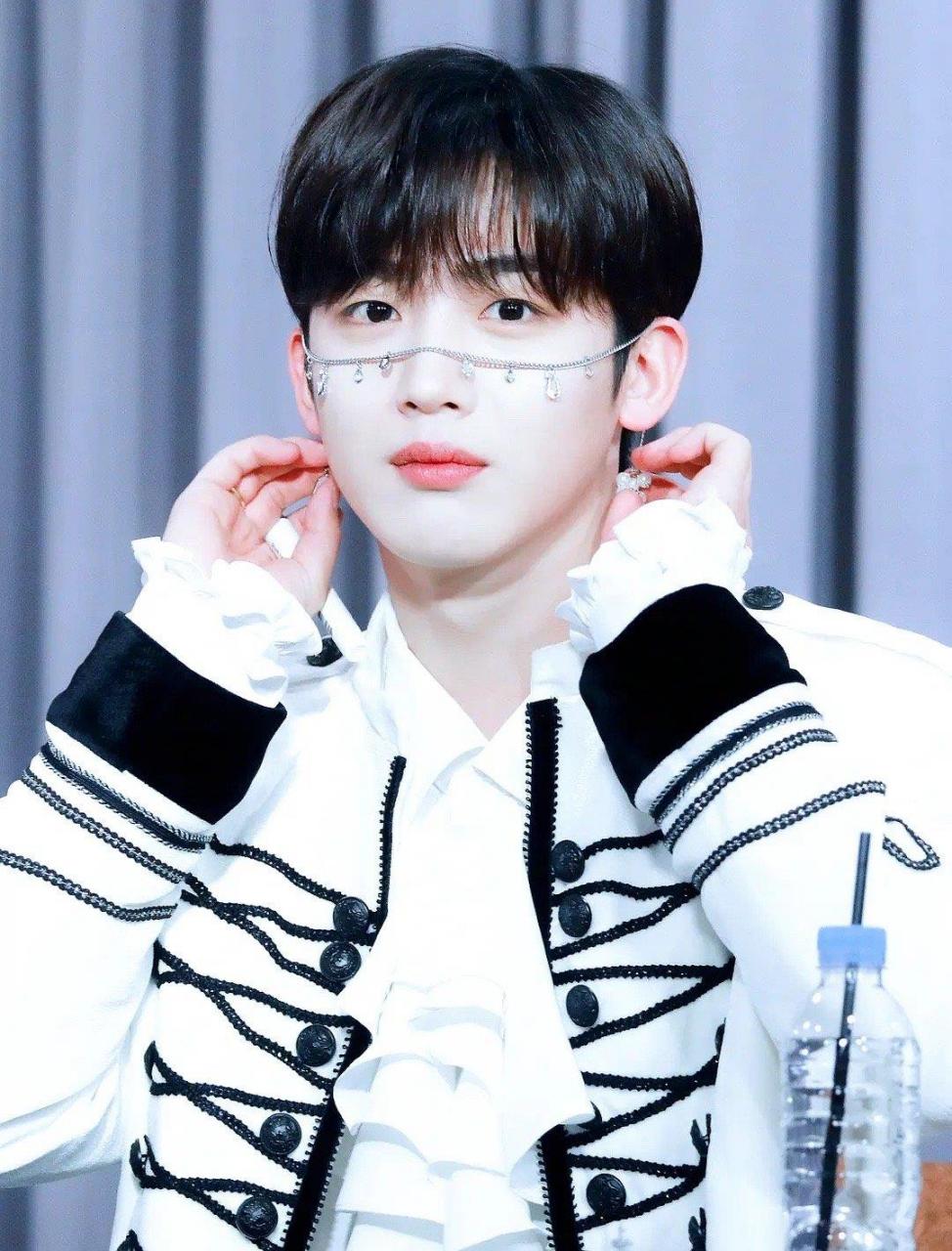 被金曜汉这个造型帅到了