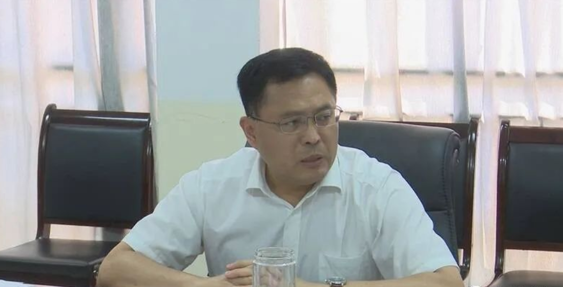 孙迁国主持召开第四十三次县政府常务会议