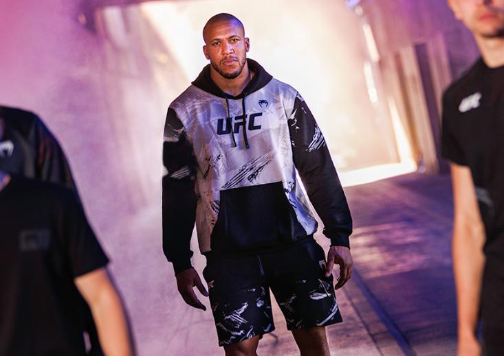 龙斗ufc丨乔恩·琼斯首次征战重量级,这次能否成为ufc历史上第八位双