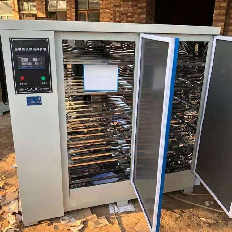 40b 恒温恒湿养护箱 混凝土温湿度自动控制 保温保湿强度标养箱