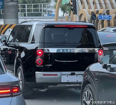 享界G9尾部实车照片曝光：后备箱将采用侧开门设计