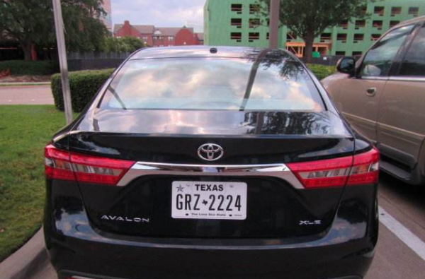 当前,yd开头的白色车牌主要用于军车,其中"y"