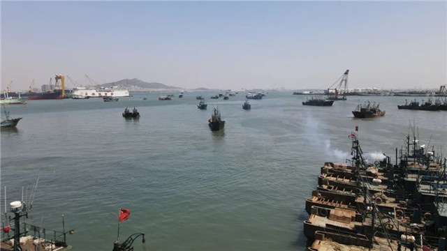 石岛千艘捕捞渔船归港休渔