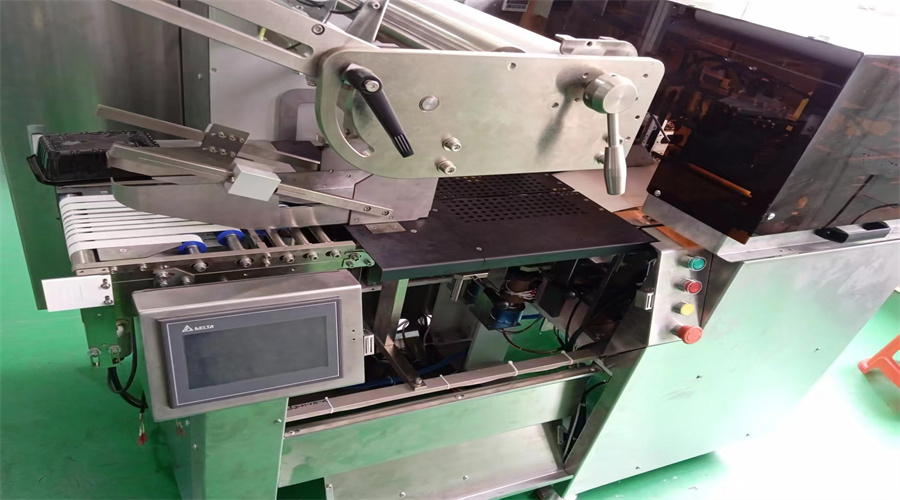 给袋式包装机 包装范围广 制作精致美观