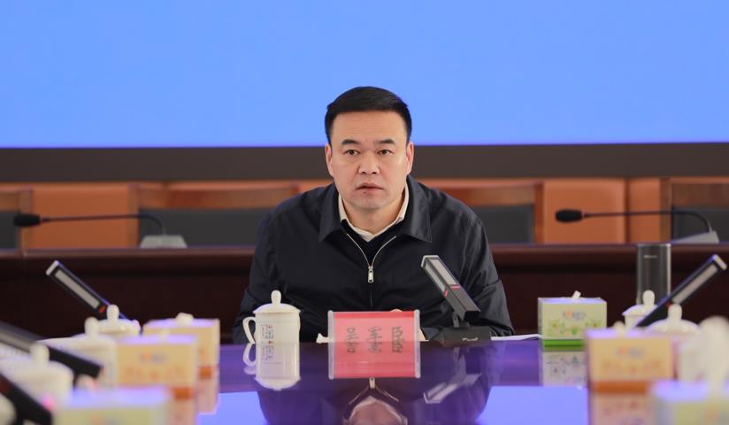 吴军臣强调,要高度重视打好发展"六仗"工作,形成良