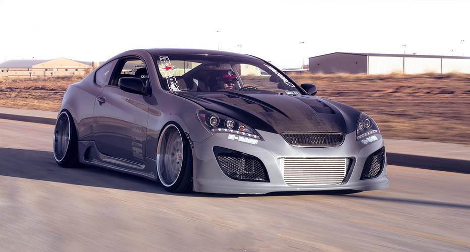 像一个t的车标,像个t字的车标