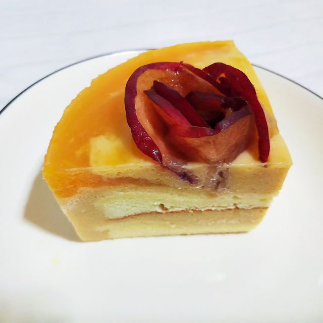 豆本豆奶芒果慕斯蛋糕,冰凉爽口,浓浓芒果香