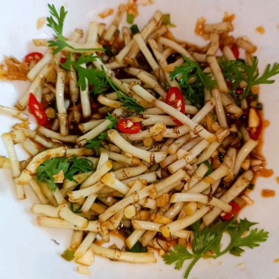 凉拌鱼腥草健康营养,不油不腻,一家人晚饭吃真舒服