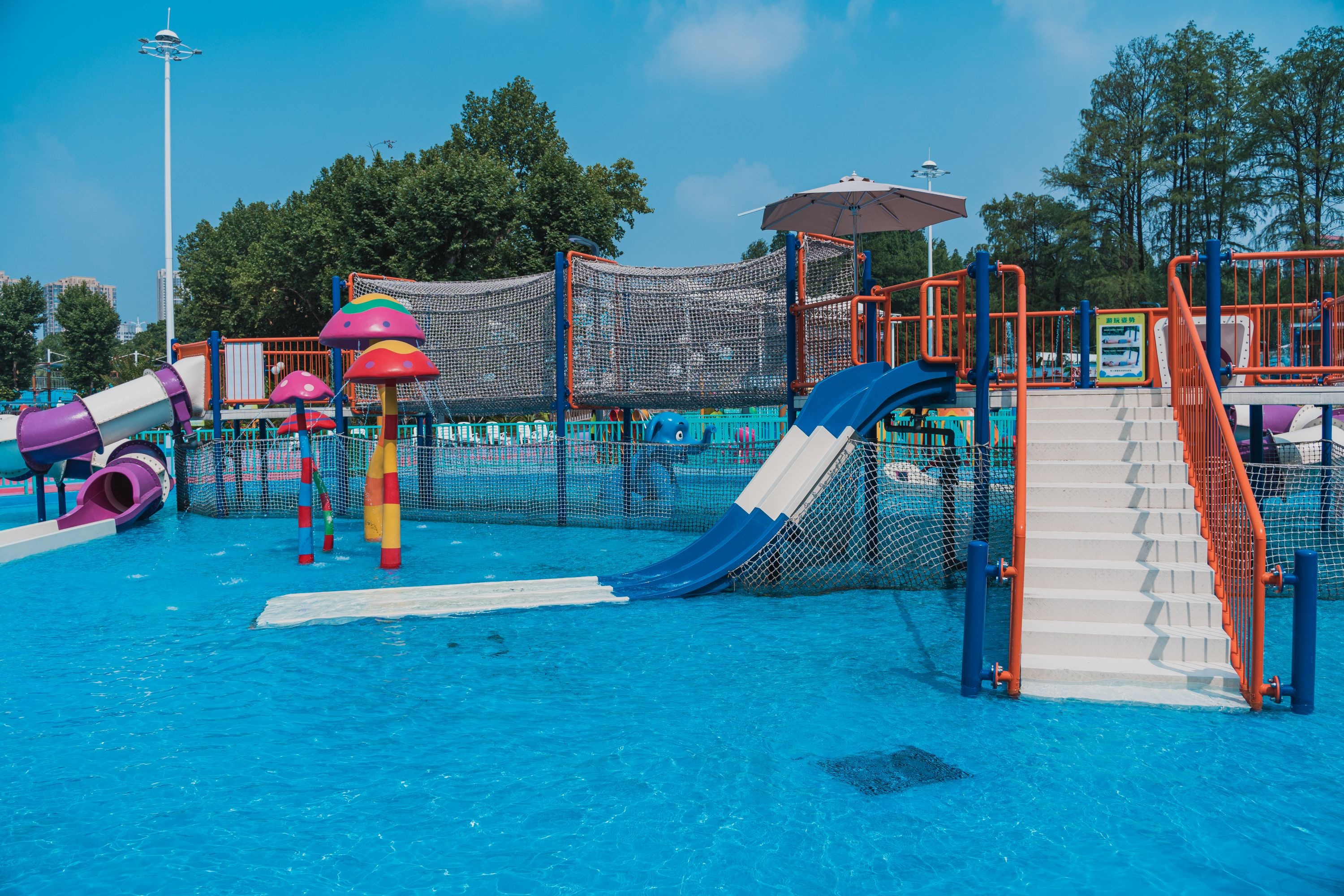 老牌水上乐园升级回归!武汉还有这些地方能玩水