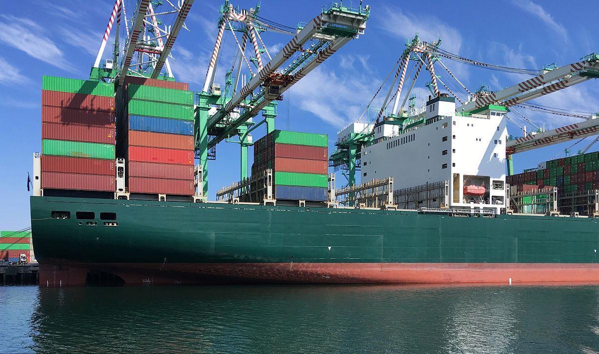 茶树油上海港海运出口西班牙巴塞罗那港指南