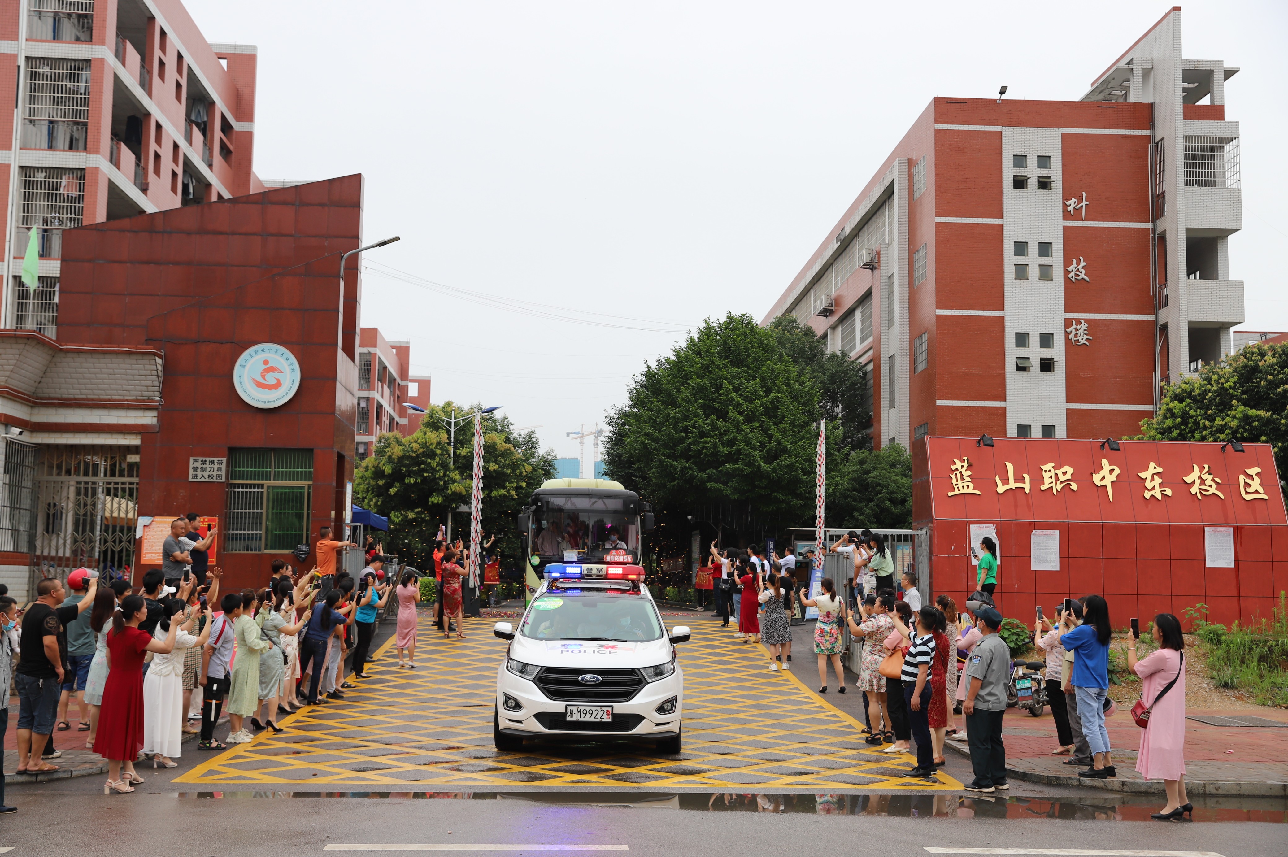 图片新闻丨蓝山职中四中高考学子从容应考