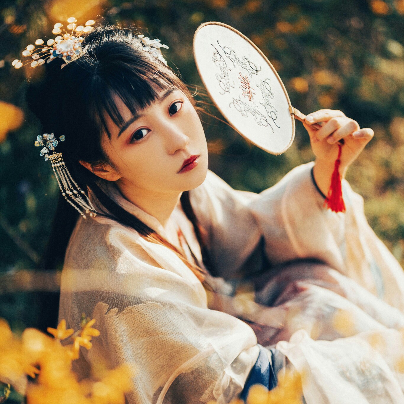 《表哥万福》"表哥,疼不疼?"他声嘶:不许你嫁给别人!