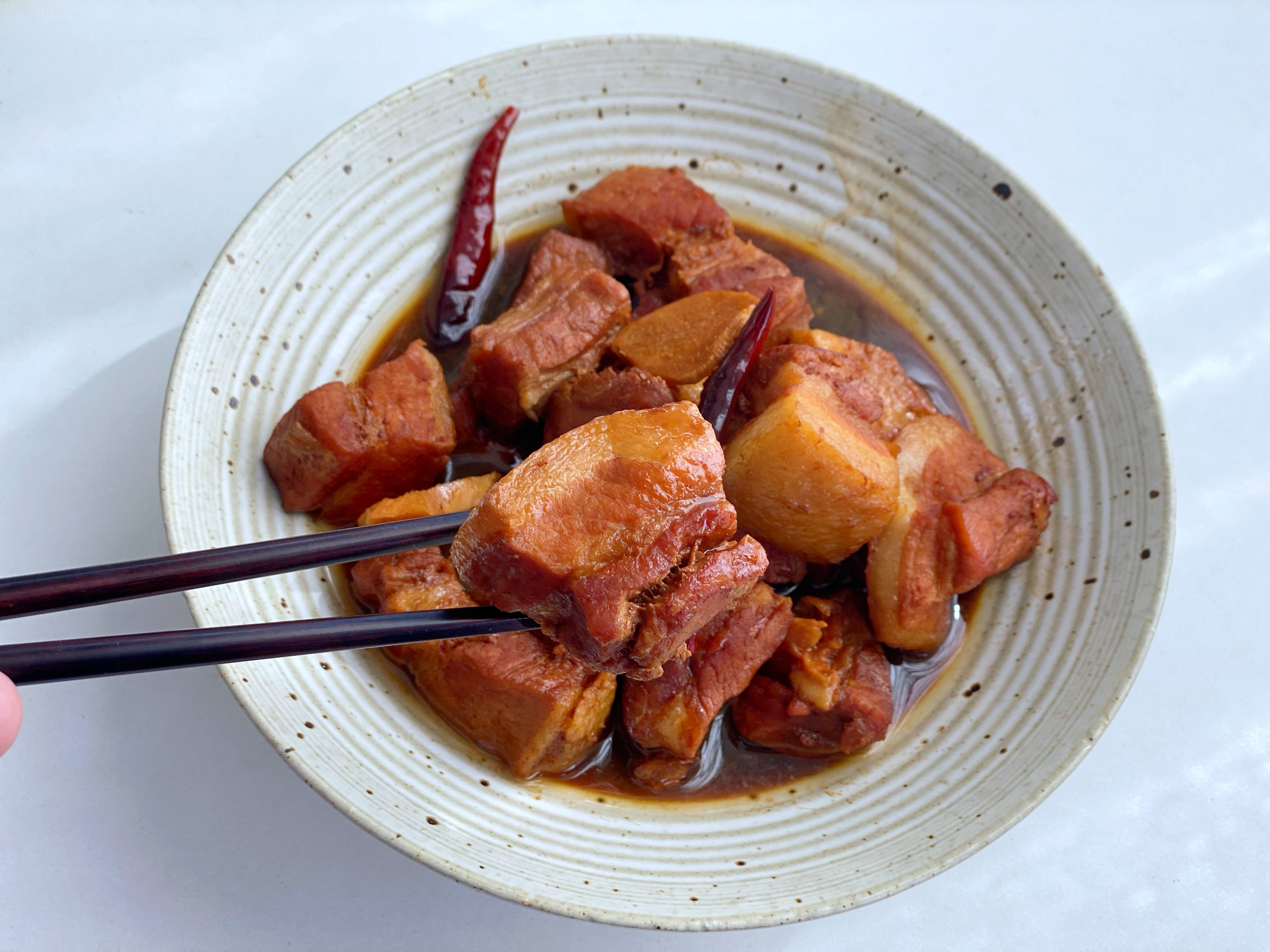 全网用料用少,做法最简单,软糯可口香而不腻的懒人版红烧肉