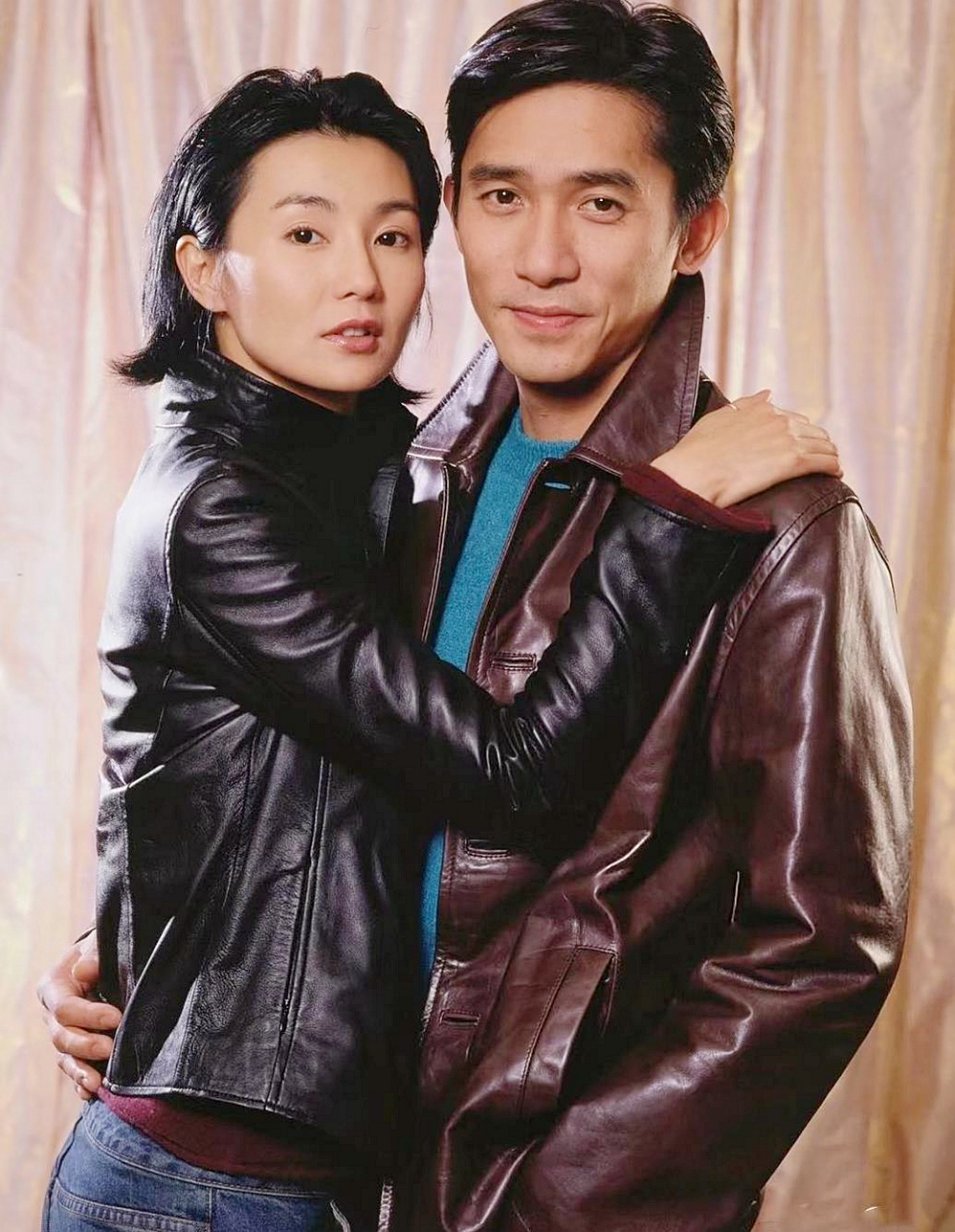 梁朝伟和张曼玉是高度契合的"影视剧搭档".细看他们充满故事的眼睛.