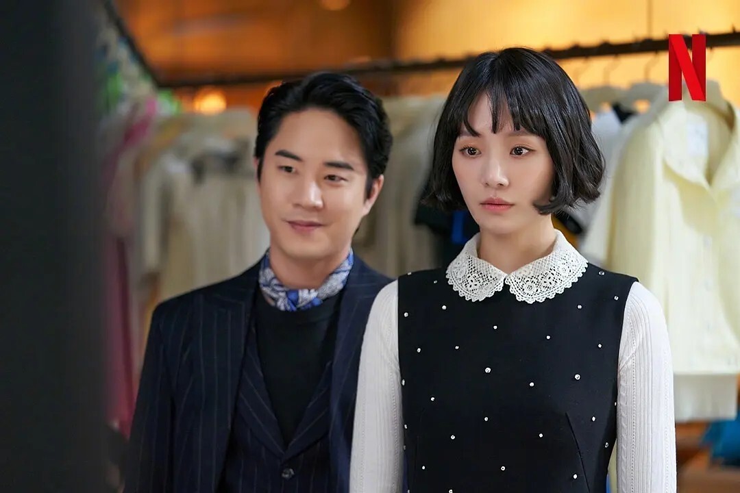 由《恶之花》导演金哲珪执导《华政》编剧金利映执笔,朴圭瑛,姜敏赫