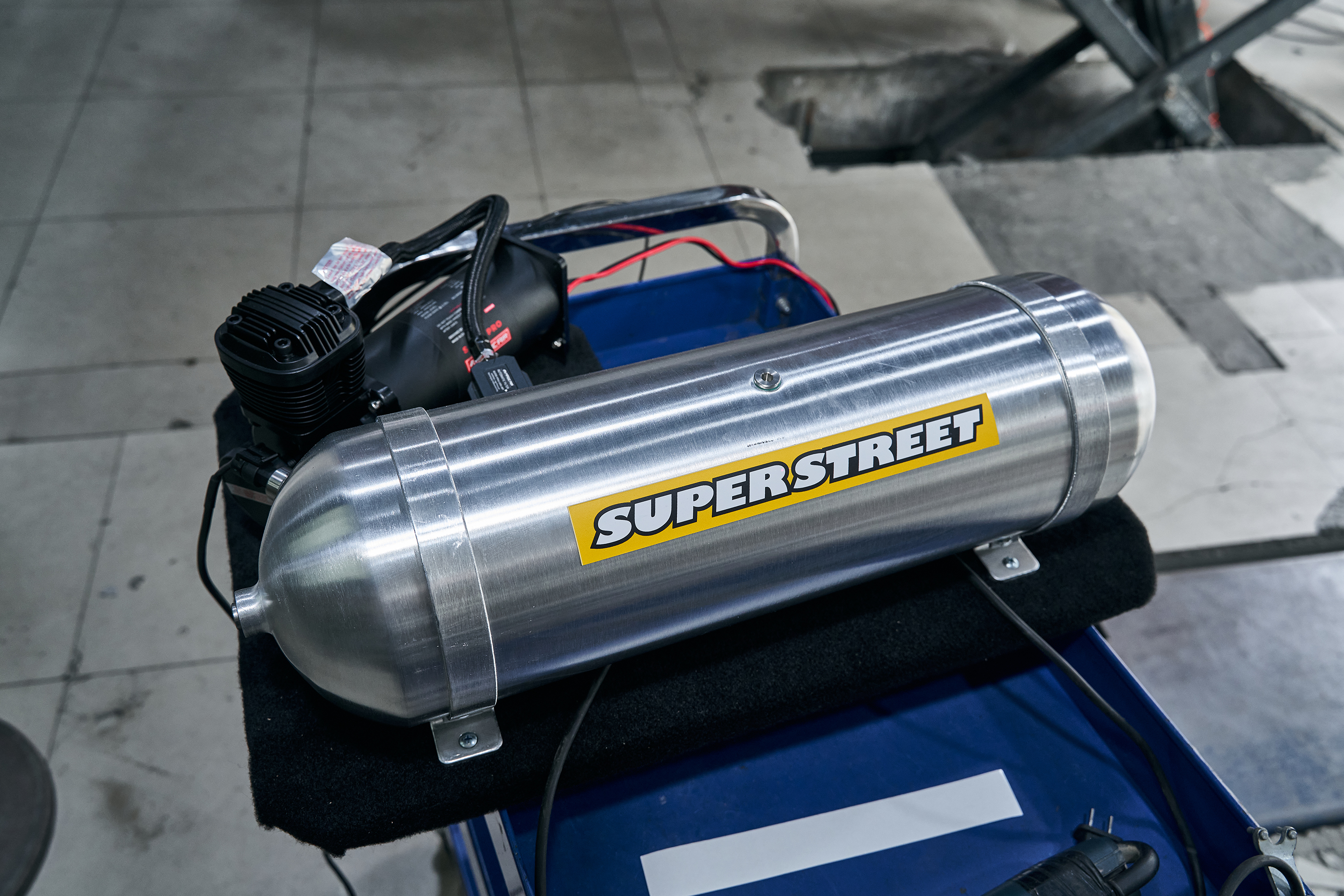 出街靓仔 贴地飞行 奔驰c级w205改装magic air气动避震