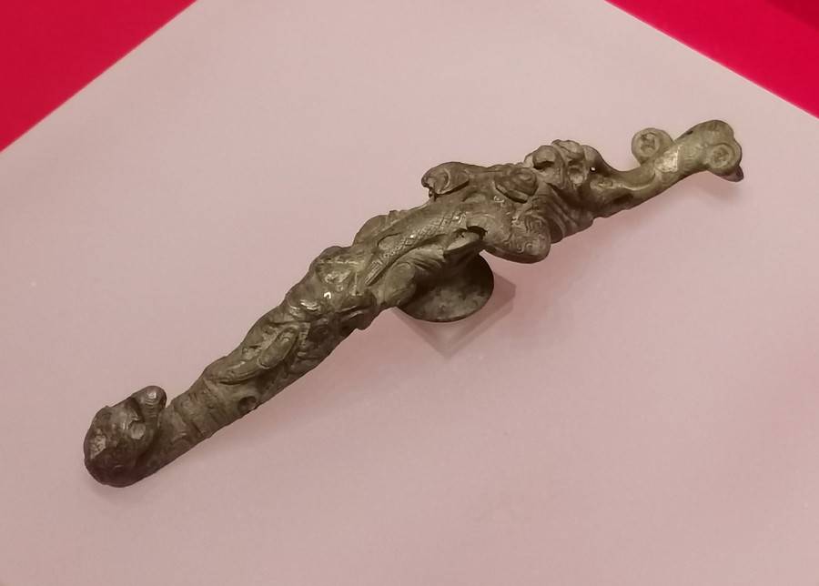 文物中的三国④ 蒋琬的"皮带扣" 见证带钩余晖