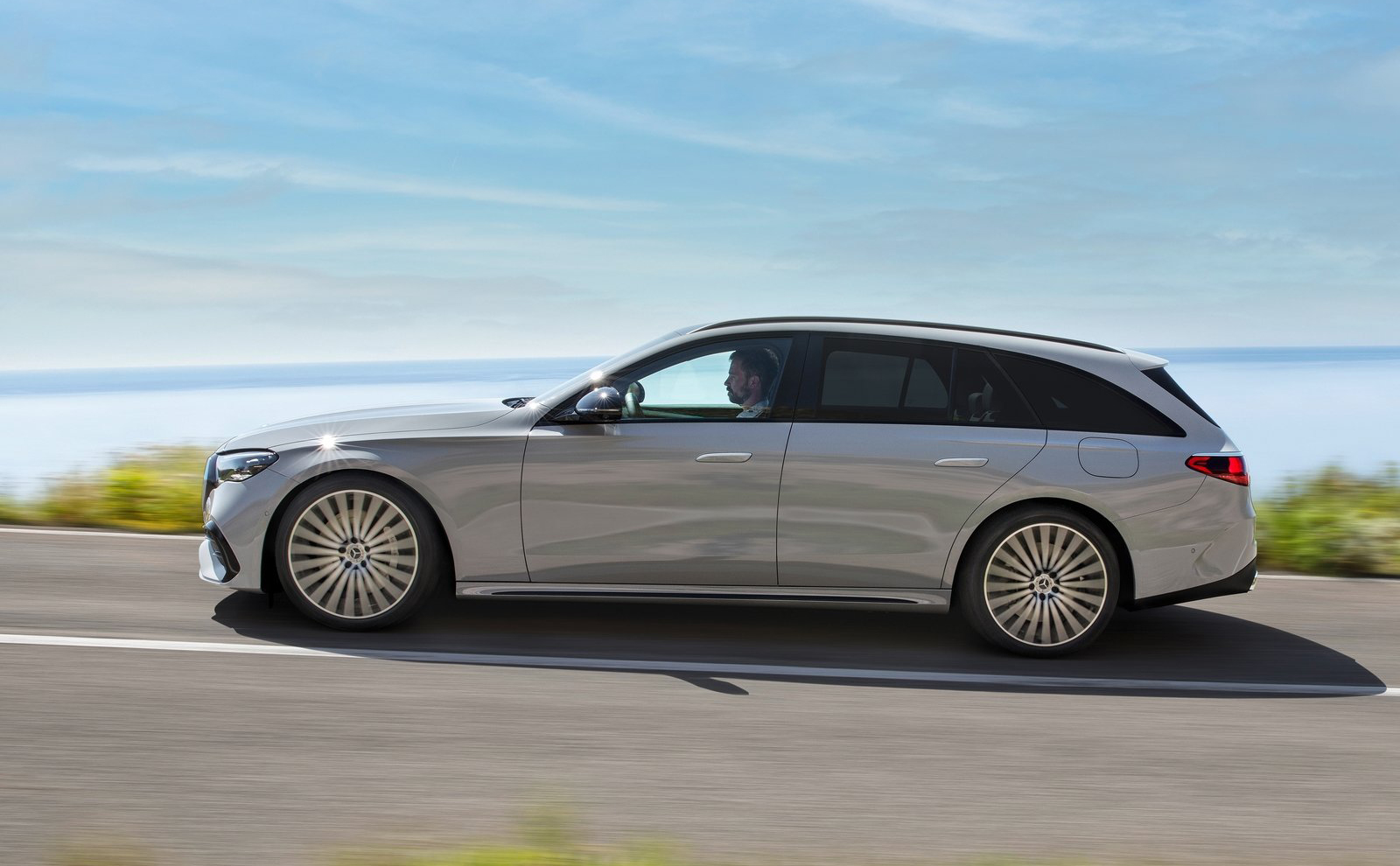 新一代e级旅行版官图发布 重现奔驰优雅风范