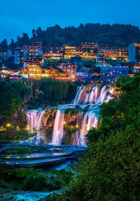 张家界必去的景点有哪些,为大家介绍张家界芙蓉镇