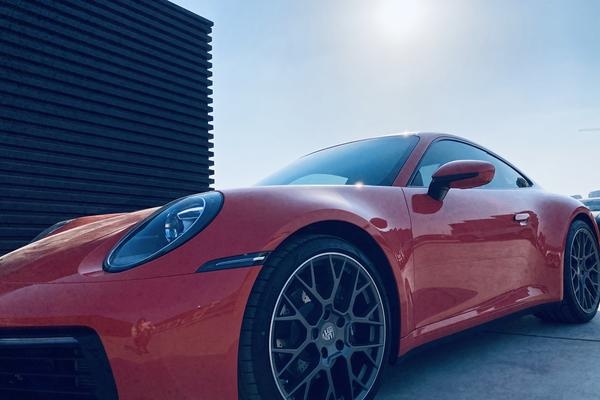 金色海螺在中国:cold steel酷思迪&保时捷911