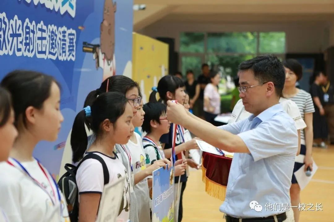 颛桥中学校长李卫军:用"情"书写教育人生